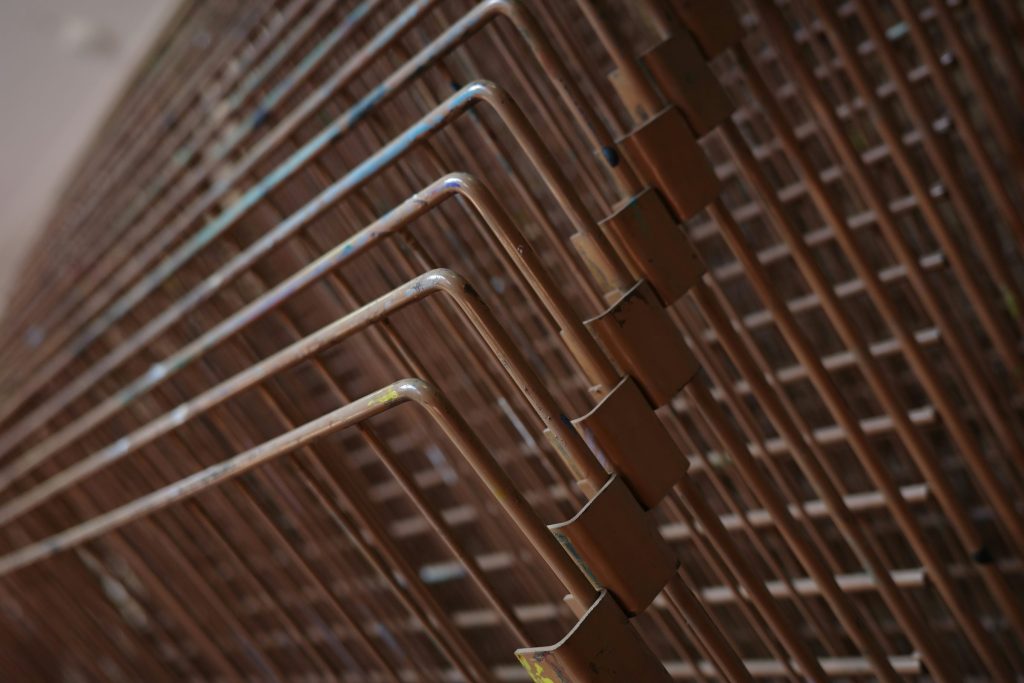 🔴 The obvious frame — `guide-condenser-coil-brush` (fisher-paykel, liebherr, u-line, viking, mean 38) — is already claimed by this site's condenser-cleaning SERVICE page, and the o